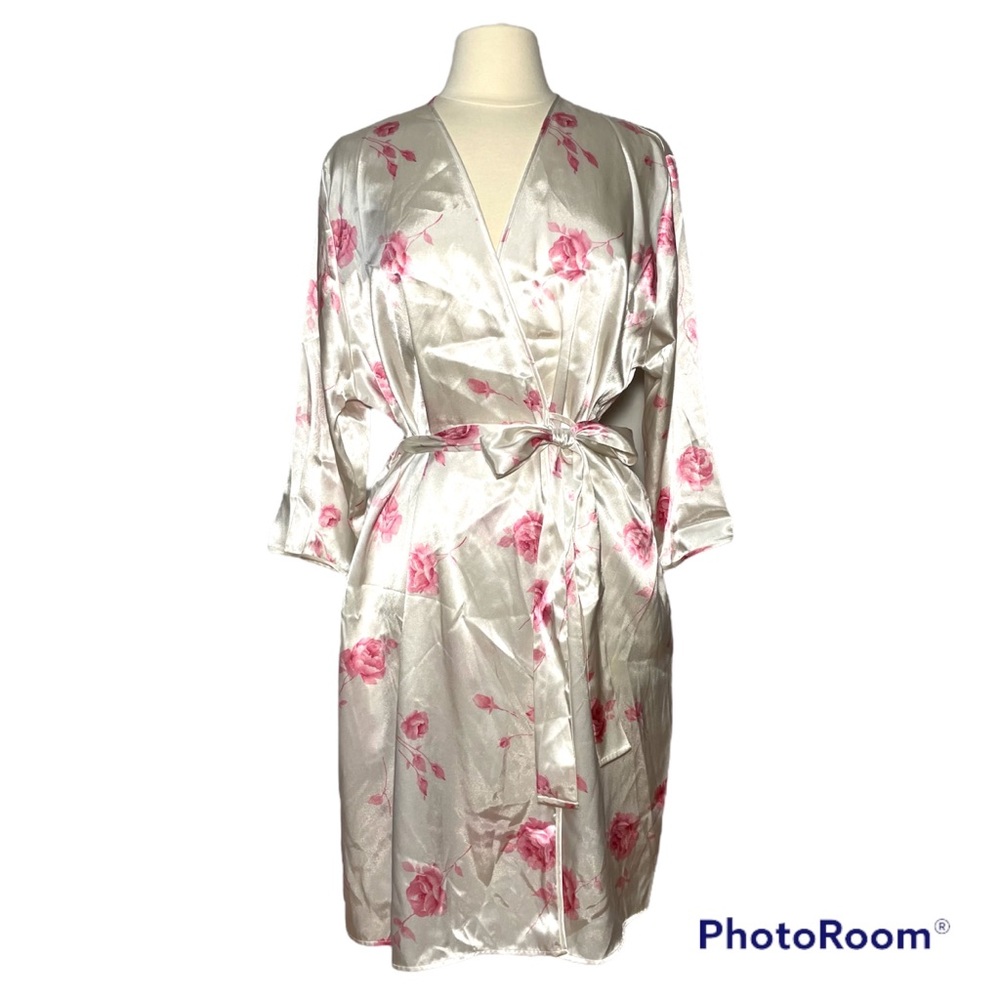 NWOT Secrets Lingerie rose print satin robe with pockets size L